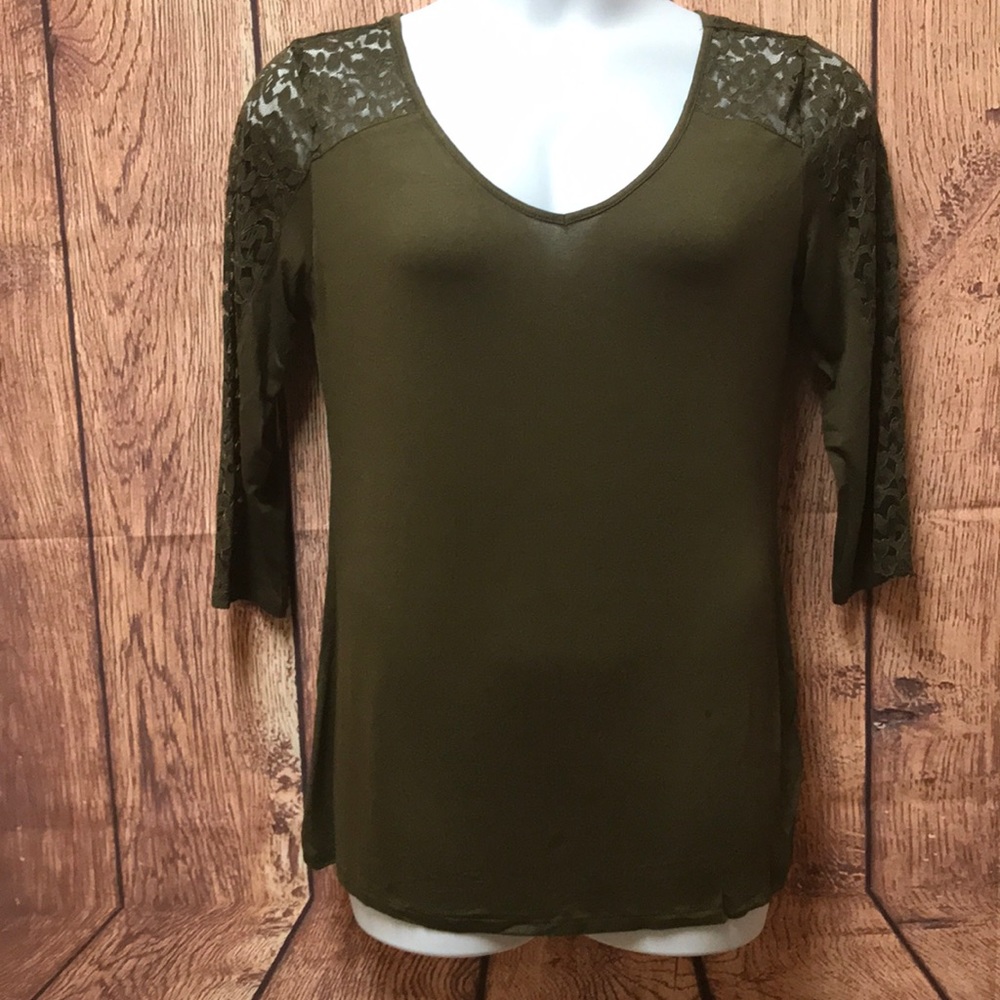 Olive Green V-Neck 3/4 Sleeve keyhole back Blouse
